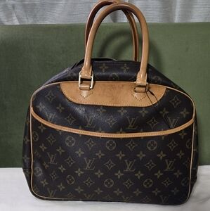 Louis Vuitton Monogram Deauville Bag